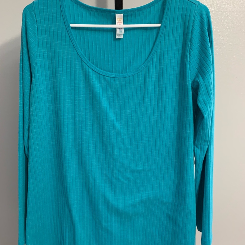 LuLa Roe Ribbed Top - Picture 3 of 16